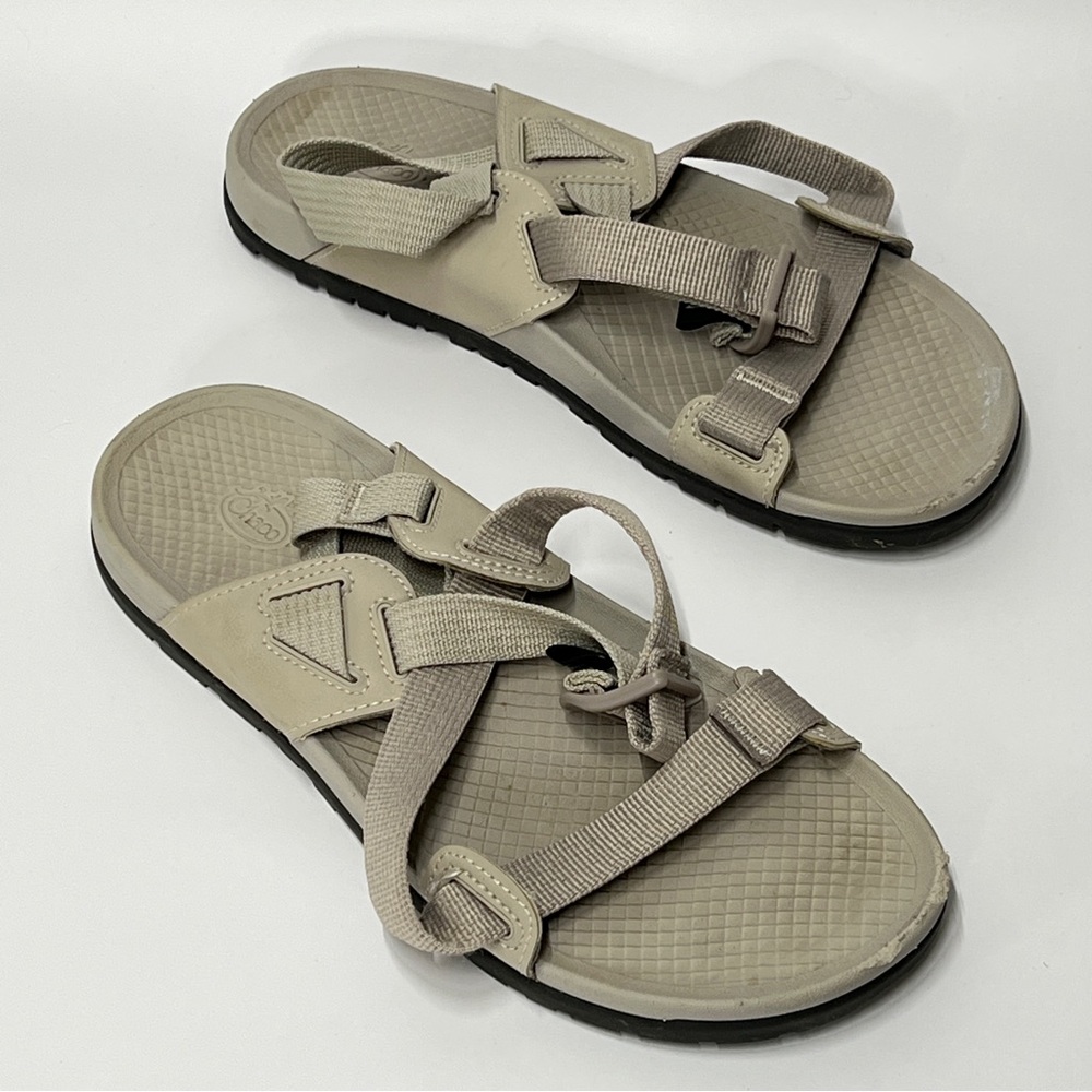 CHACO Women’s S 9 Oatmeal Cream Color Strap Summer beach spring comfort sandal
